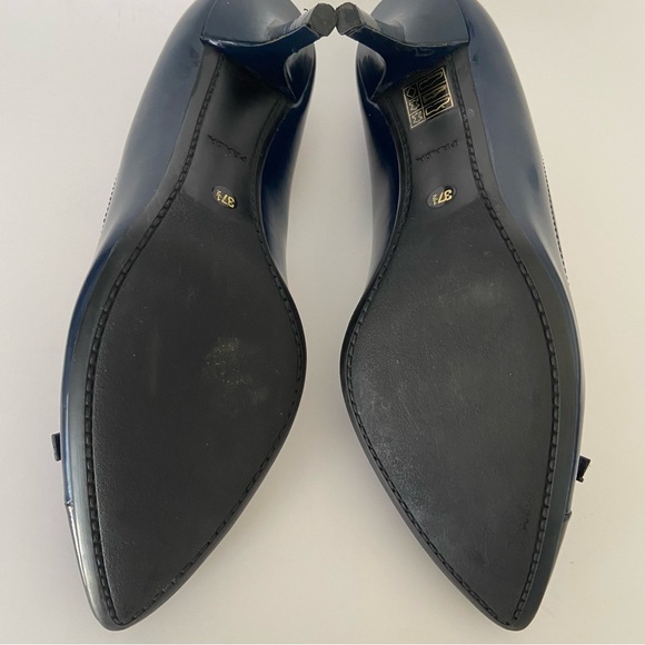 Prada Pointed toe Patent Leather Stiletto Heels Pumps with Bow - Picture 12 of 14